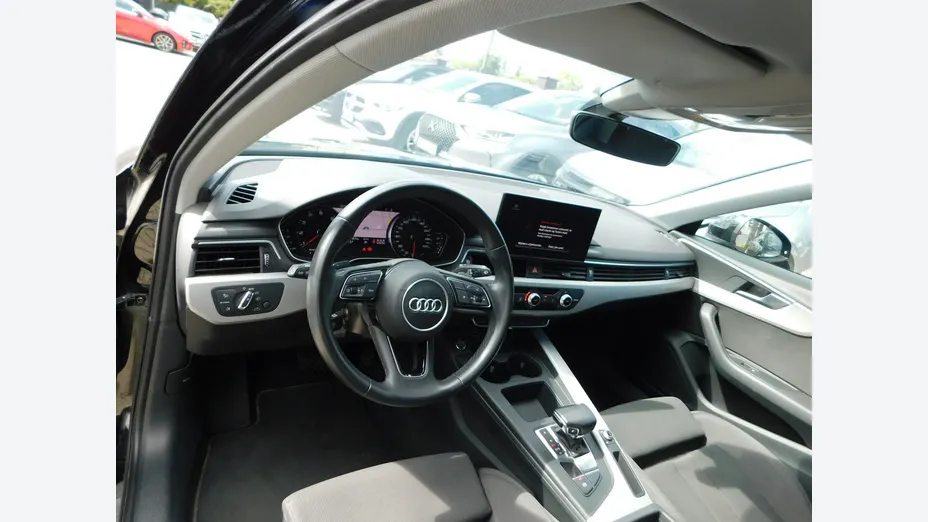 AUDI A4 -