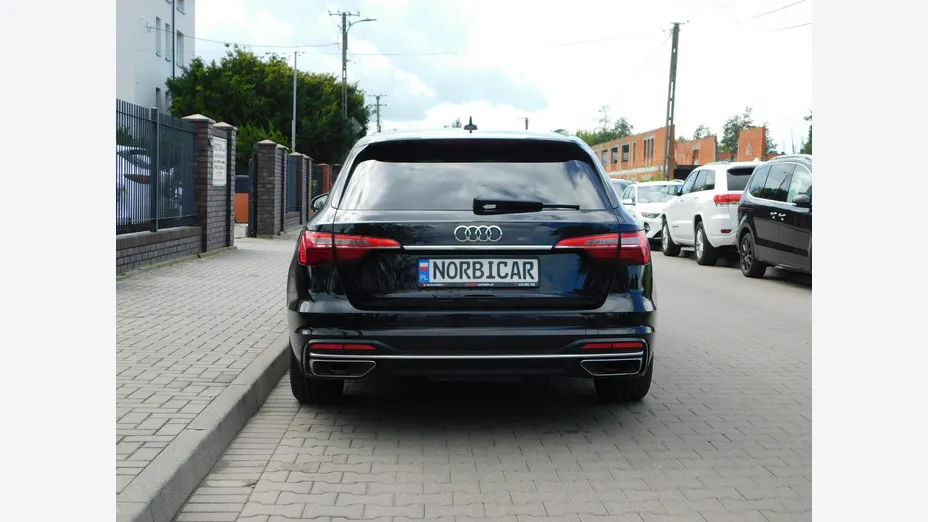 AUDI A4 -