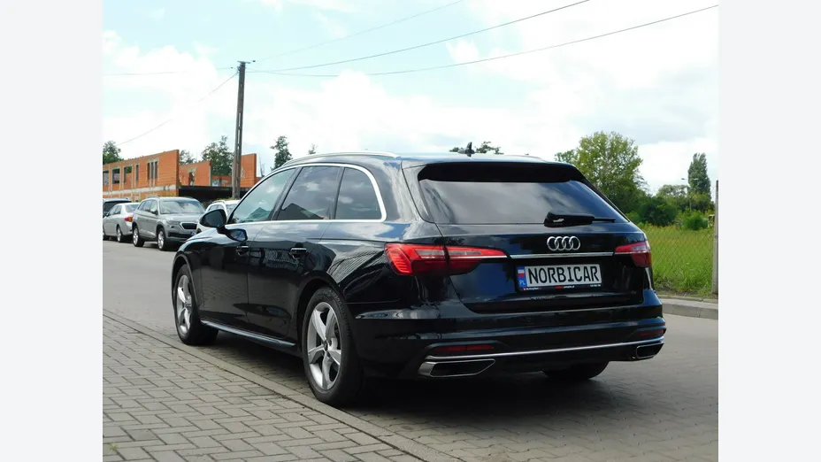 AUDI A4 -
