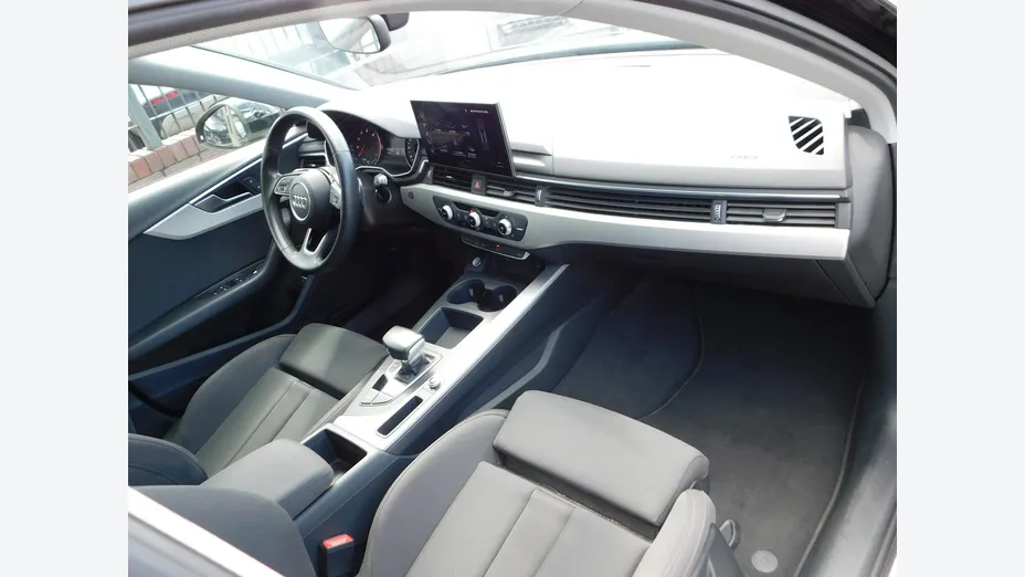 AUDI A4 -