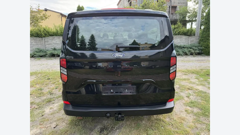FORD Tourneo Custom -