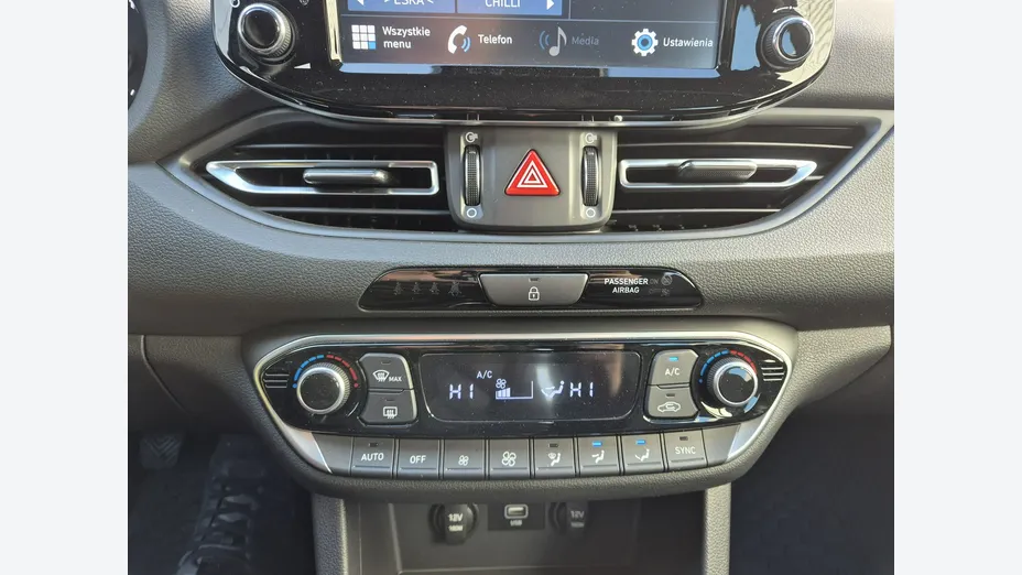 HYUNDAI i30 -