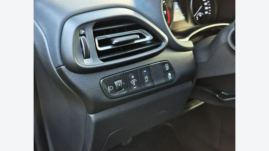 HYUNDAI i30 -