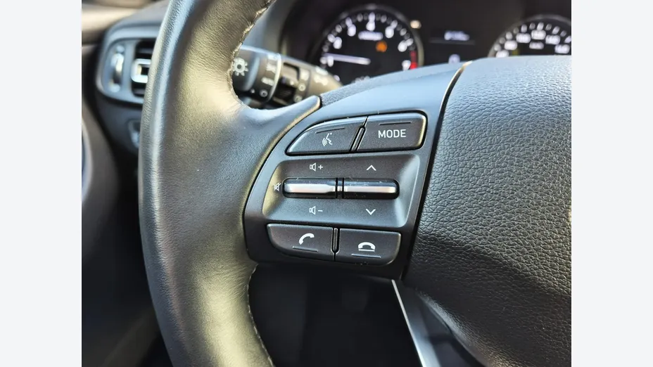 HYUNDAI i30 -