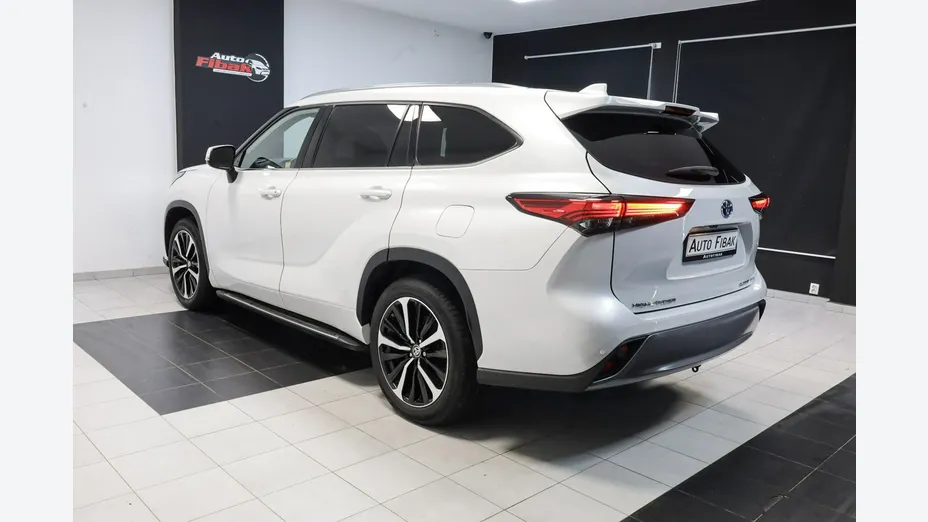 TOYOTA Highlander -