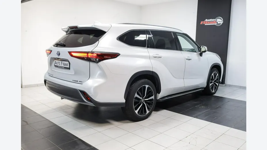 TOYOTA Highlander -