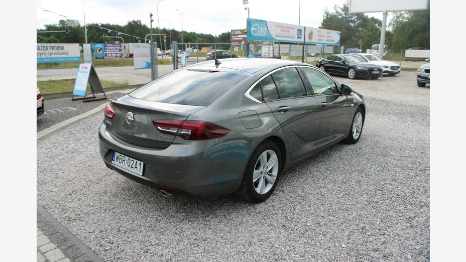 OPEL Insignia -