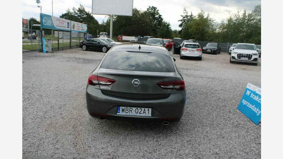OPEL Insignia -