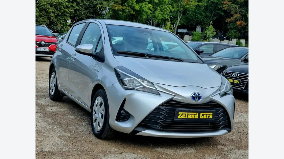 TOYOTA Yaris -