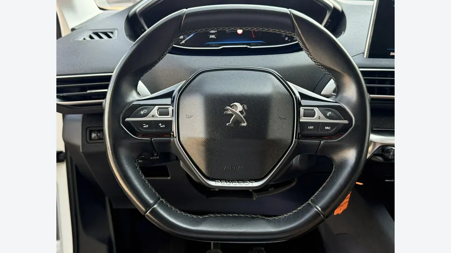 PEUGEOT 3008 -