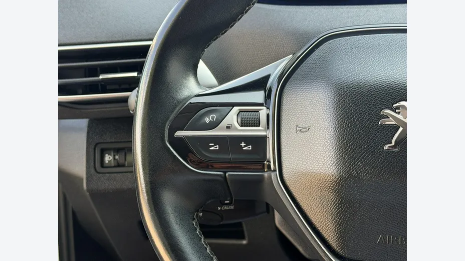 PEUGEOT 3008 -