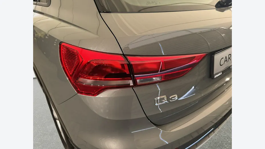 AUDI Q3 -