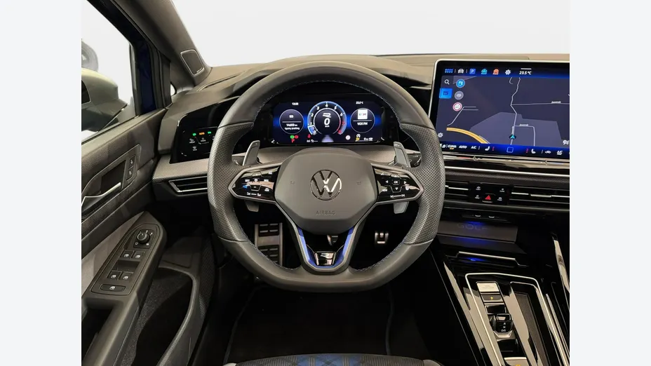VOLKSWAGEN Golf -