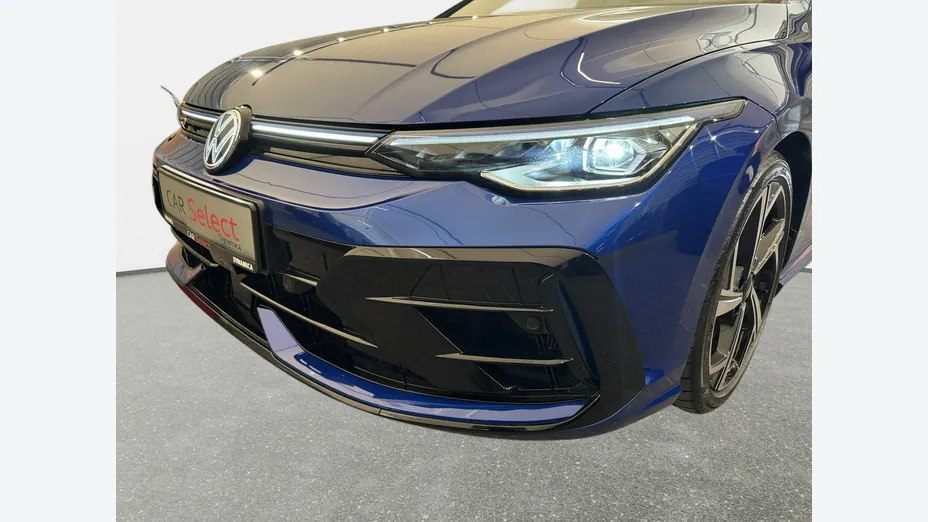 VOLKSWAGEN Golf -