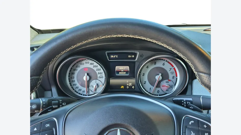 MERCEDES-BENZ GLA -