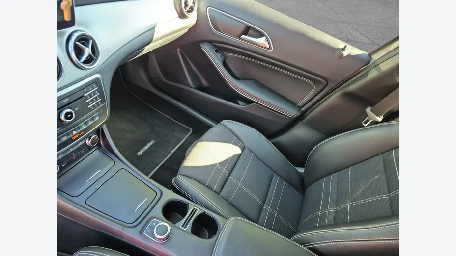 MERCEDES-BENZ GLA -