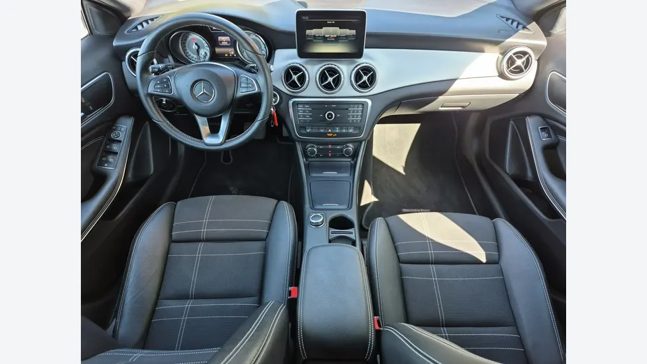 MERCEDES-BENZ GLA -