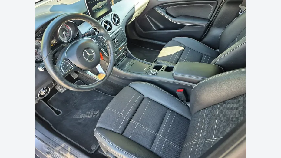 MERCEDES-BENZ GLA -