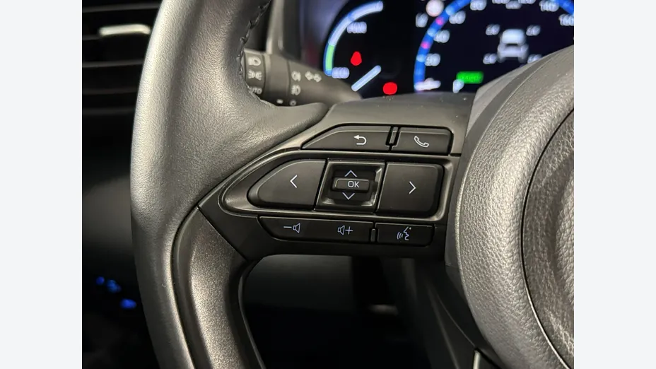 TOYOTA Yaris Cross -