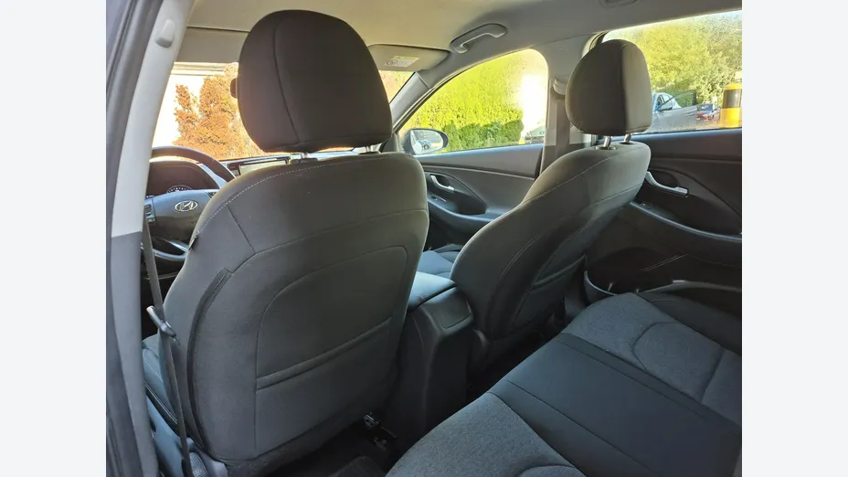 HYUNDAI i30 -