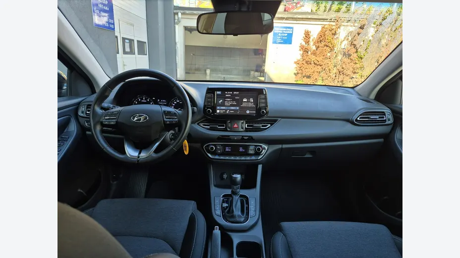 HYUNDAI i30 -