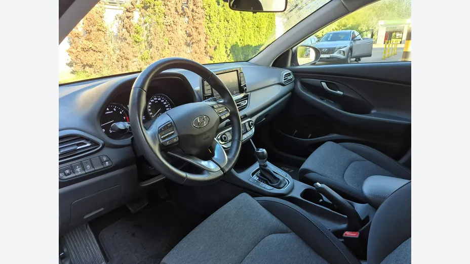 HYUNDAI i30 -