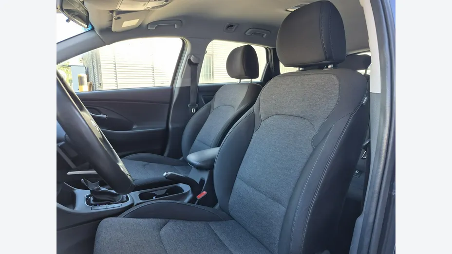 HYUNDAI i30 -