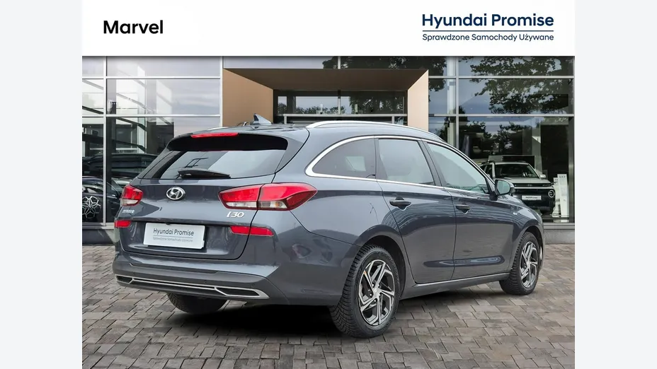 HYUNDAI i30 -