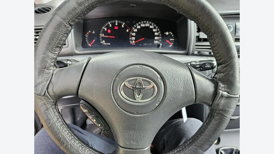TOYOTA Corolla -