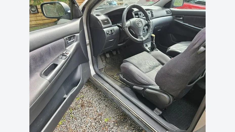 TOYOTA Corolla -