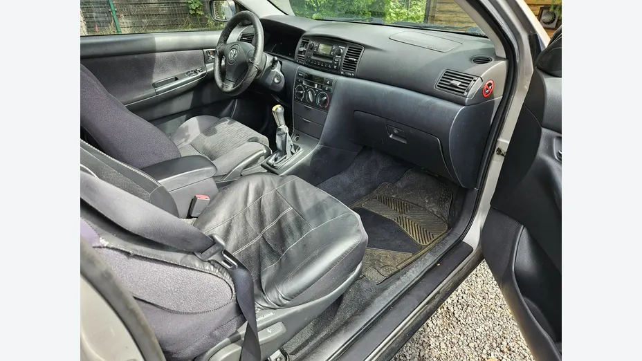 TOYOTA Corolla -