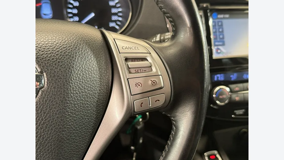 NISSAN Qashqai -