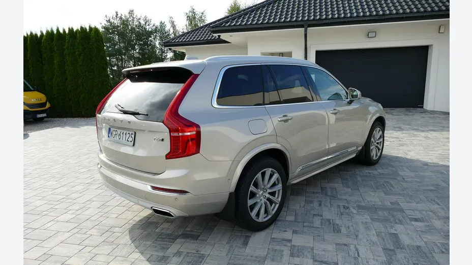 VOLVO XC90 -