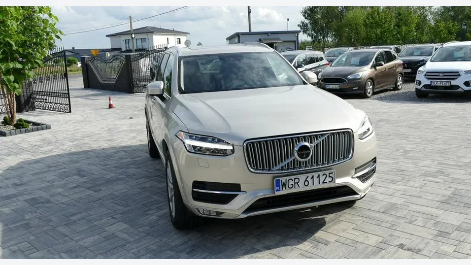 VOLVO XC90 -