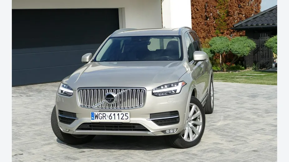 VOLVO XC90 -