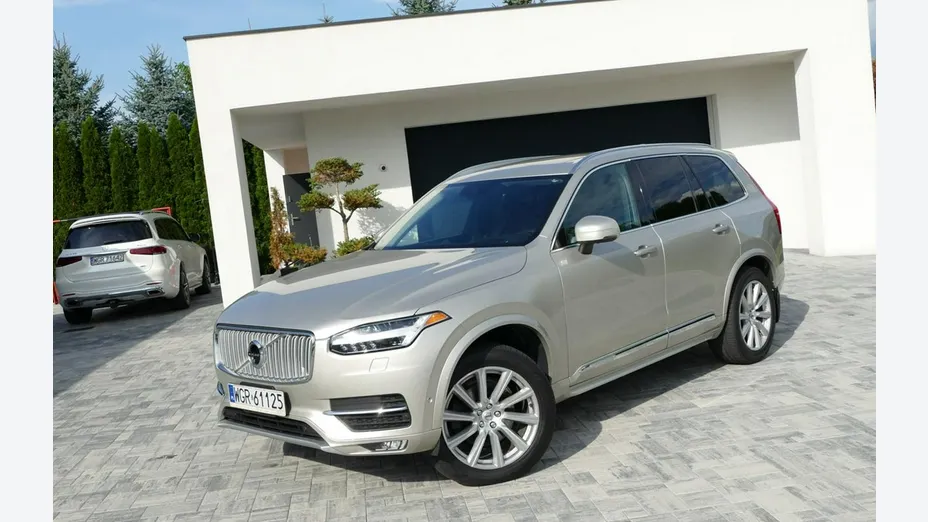 VOLVO XC90 -