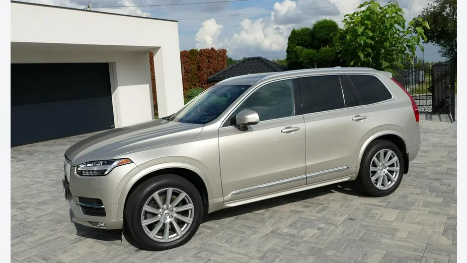 VOLVO XC90 -