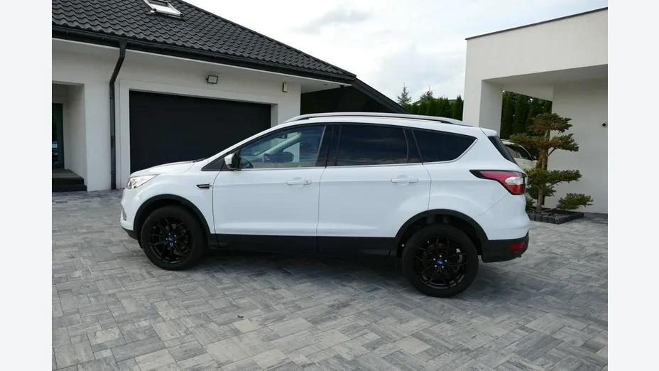 FORD Kuga -