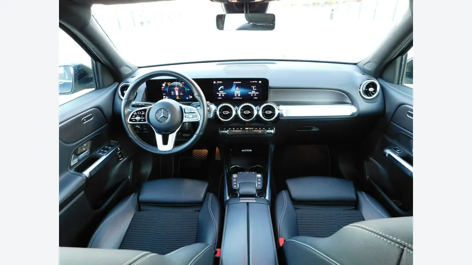 MERCEDES-BENZ GLB -