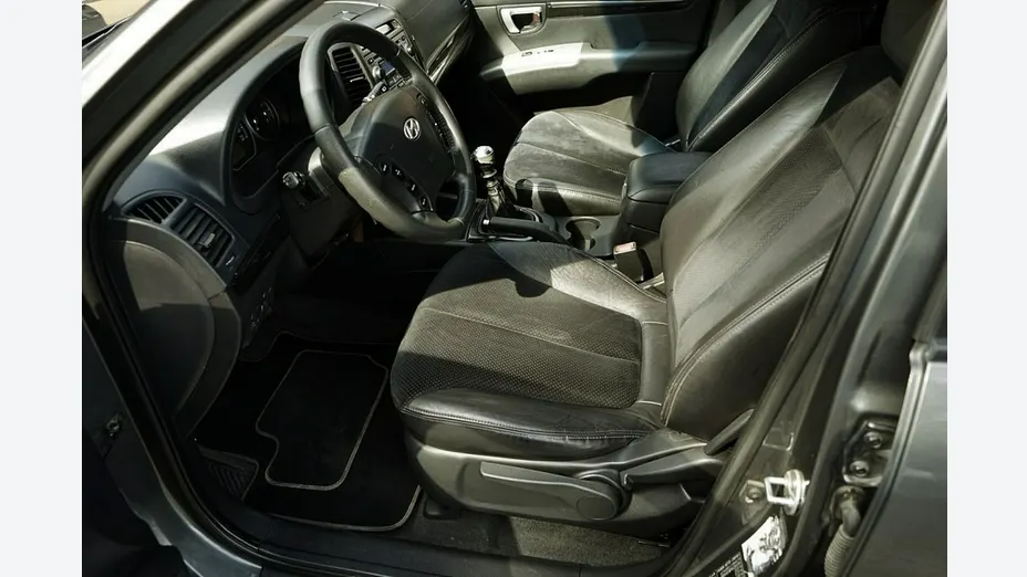 HYUNDAI Santa Fe -