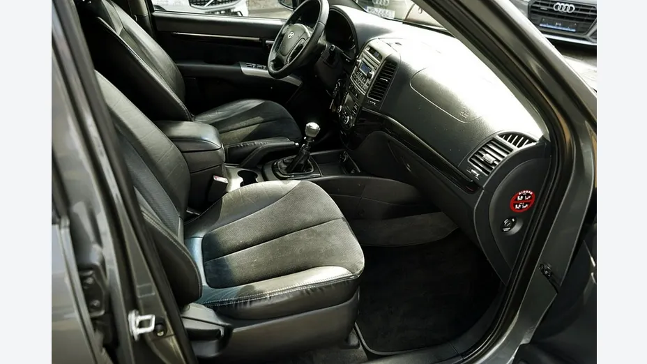 HYUNDAI Santa Fe -