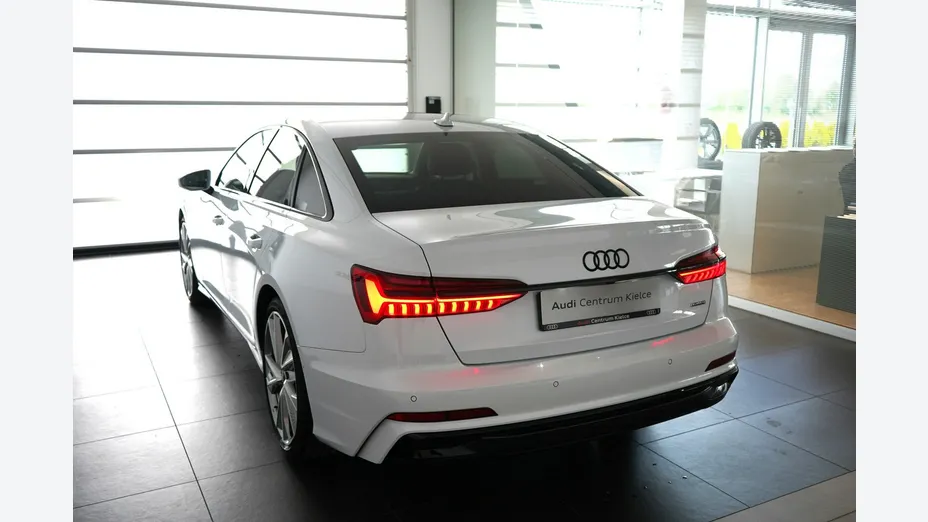 AUDI A6 -