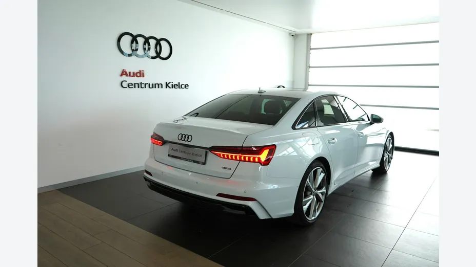 AUDI A6 -