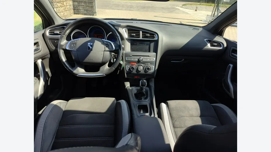 CITROEN DS4 -