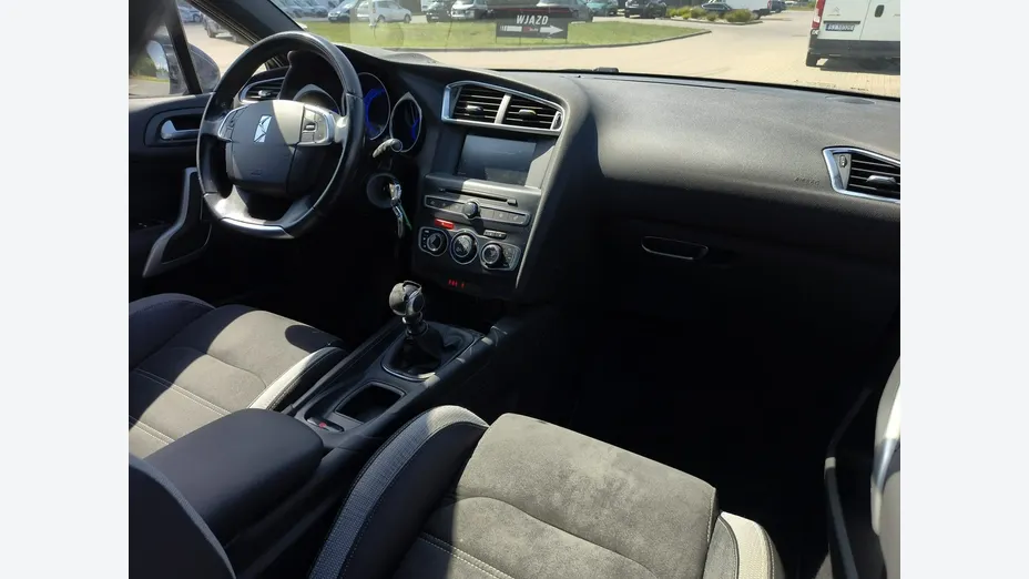 CITROEN DS4 -
