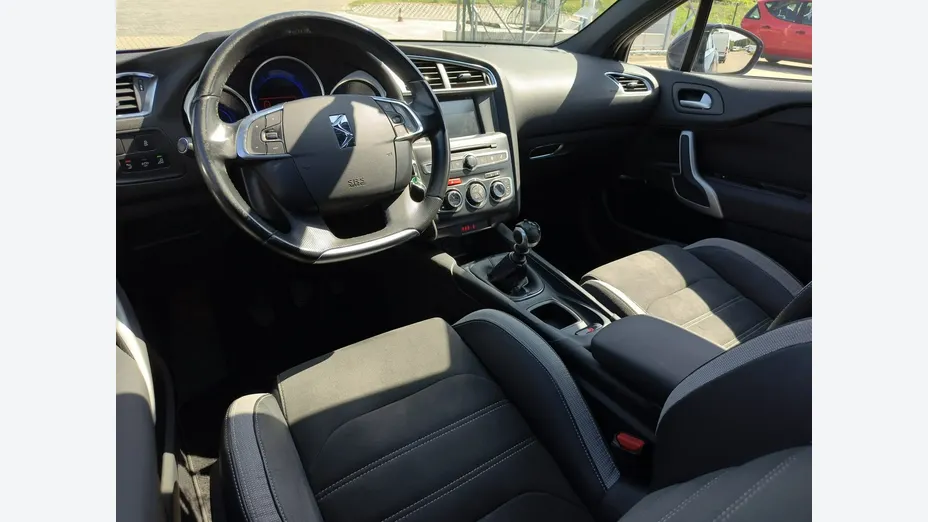CITROEN DS4 -