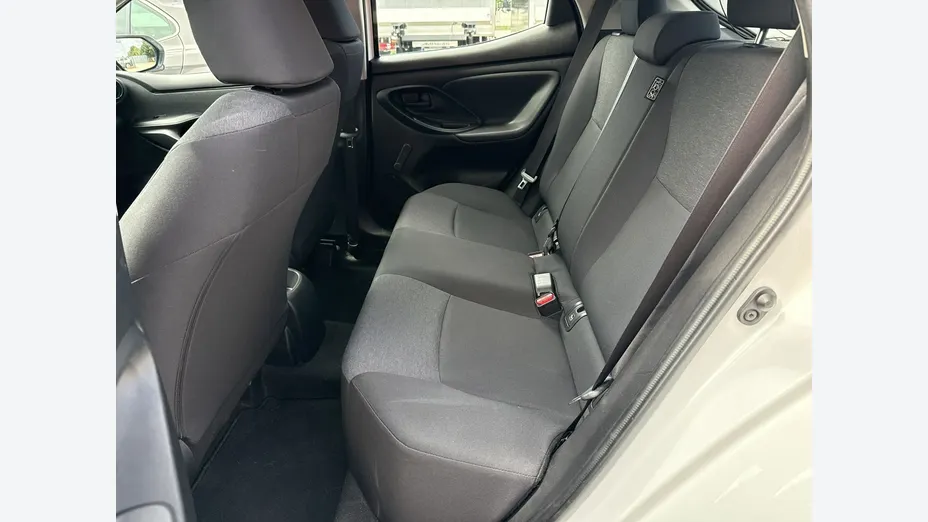 TOYOTA Yaris -