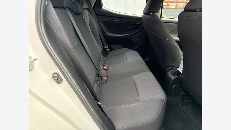 TOYOTA Yaris -