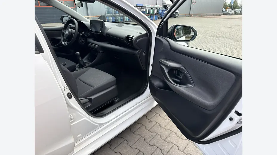 TOYOTA Yaris -