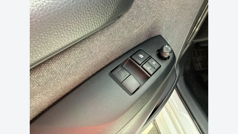 TOYOTA Yaris -